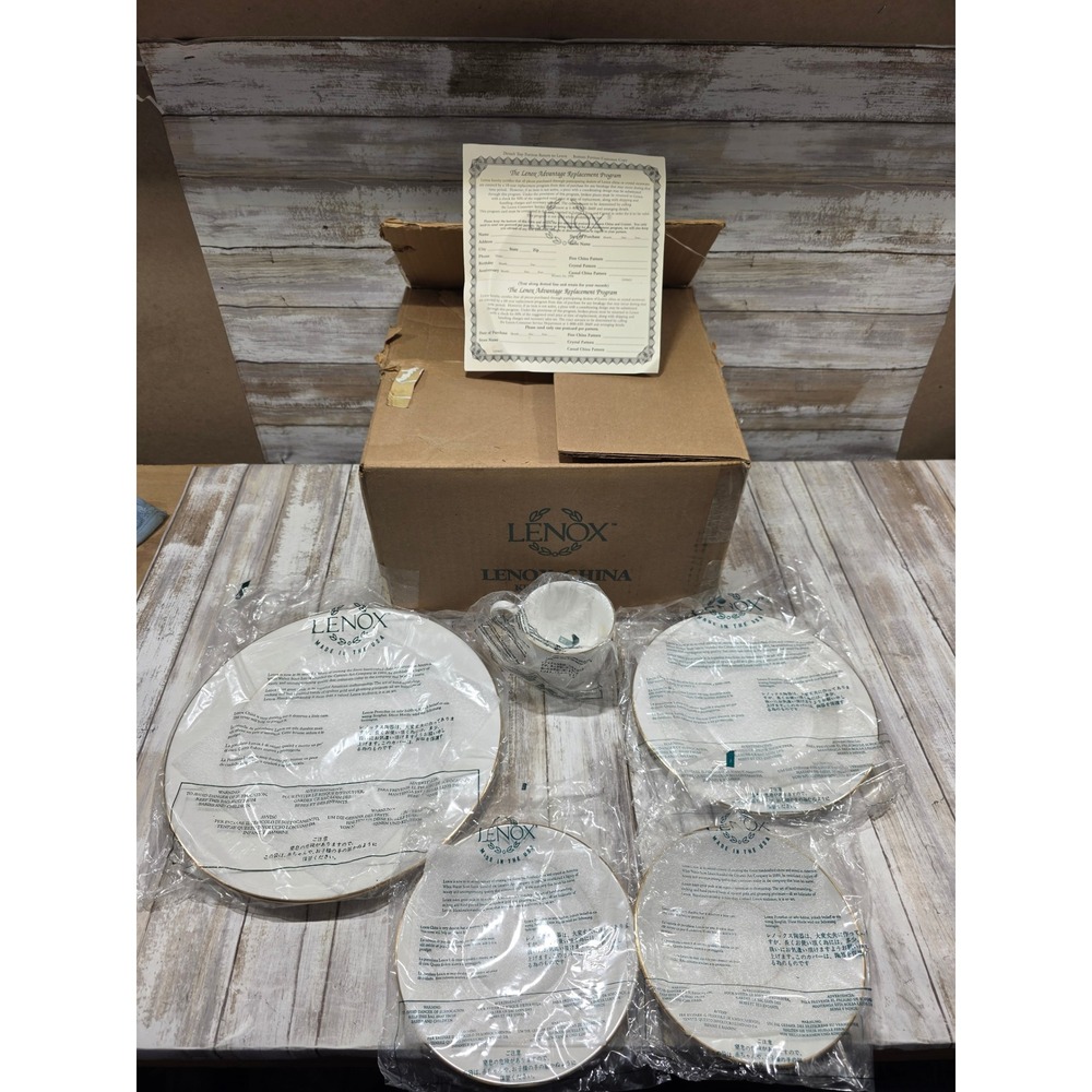 Lenox Fine China 5 pc. Place Setting Ivory Gold Trim Embossed Made in USA Hannah